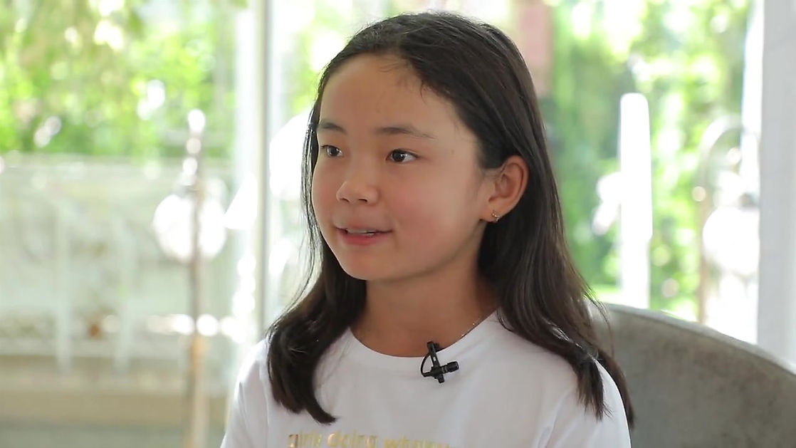 Кира, 11 лет - будущая теннисистка.